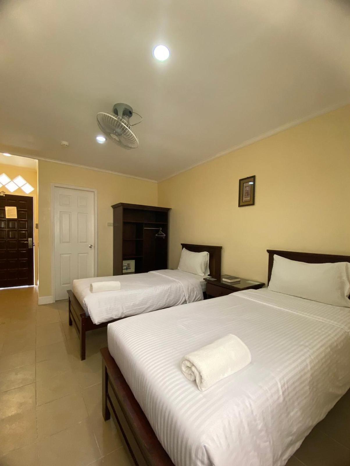 Panglao Regents Park Resort Exteriör bild