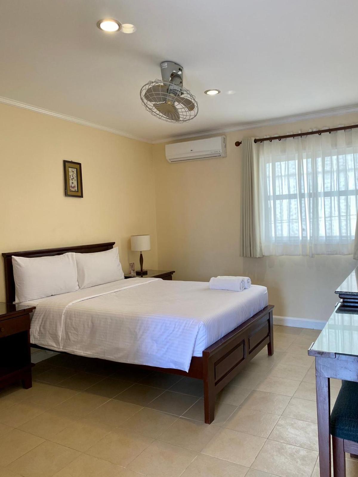 Panglao Regents Park Resort Exteriör bild