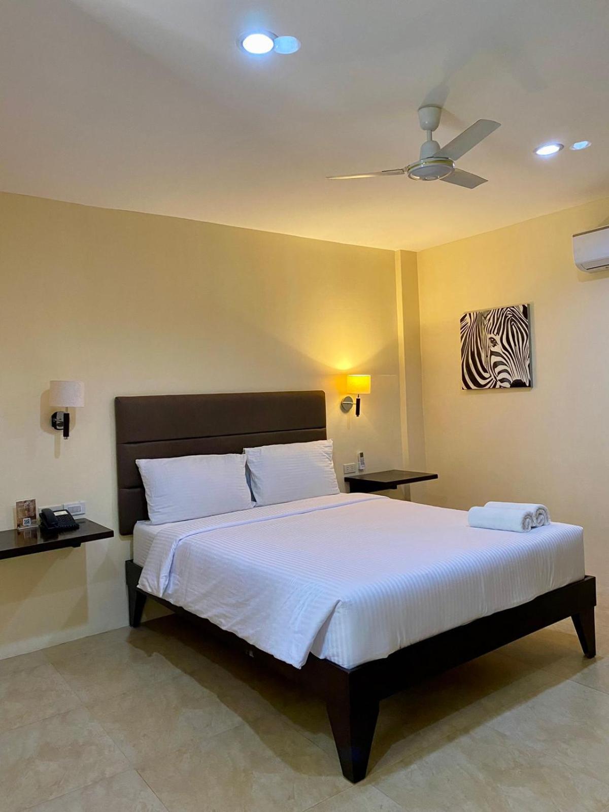 Panglao Regents Park Resort Exteriör bild