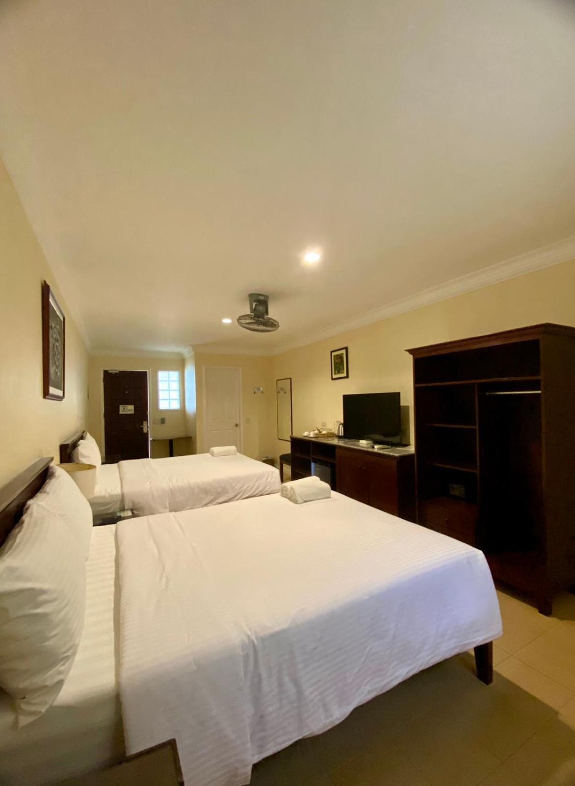 Panglao Regents Park Resort Exteriör bild