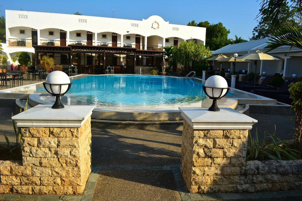 Panglao Regents Park Resort Exteriör bild