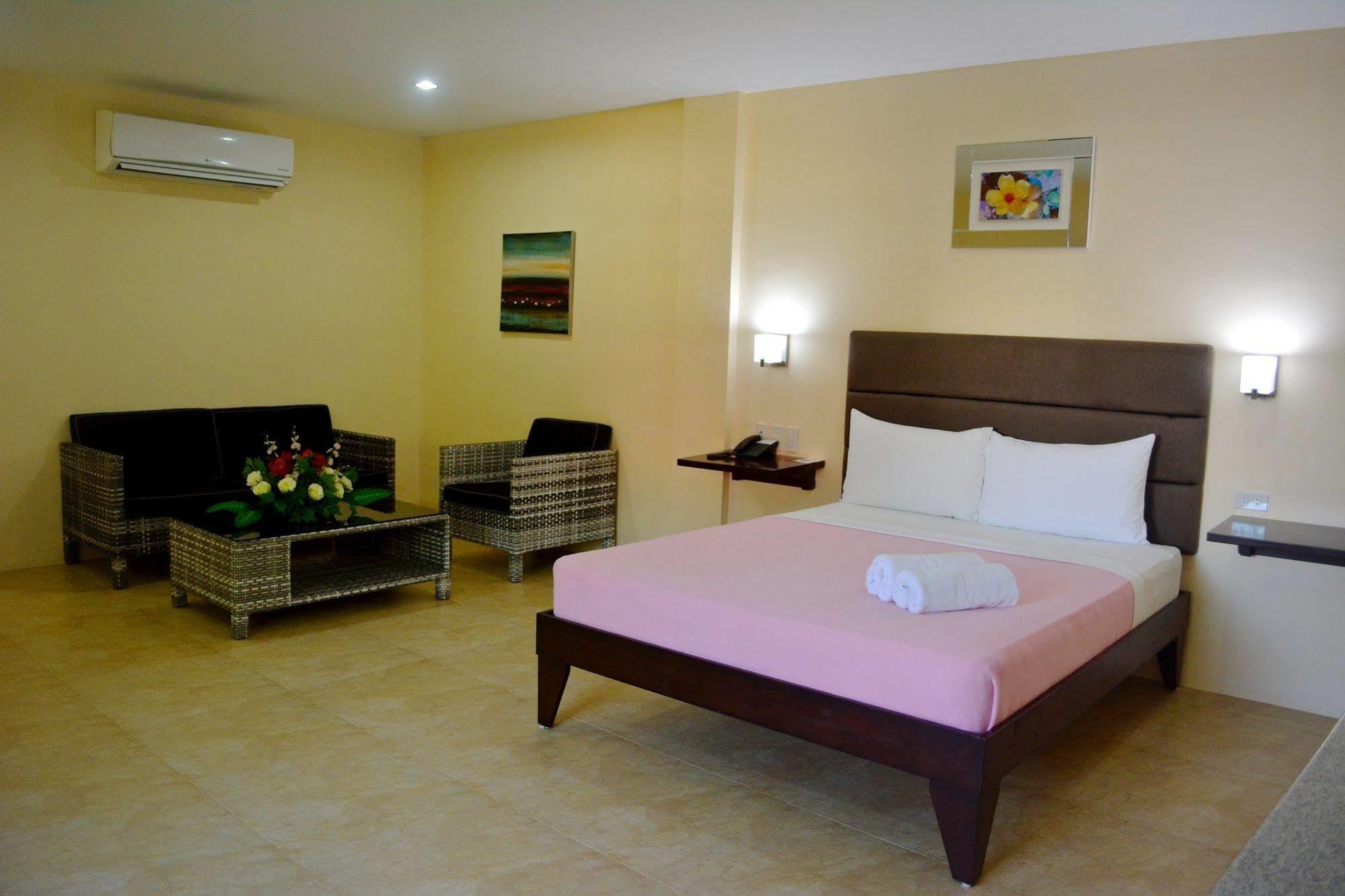 Panglao Regents Park Resort Exteriör bild