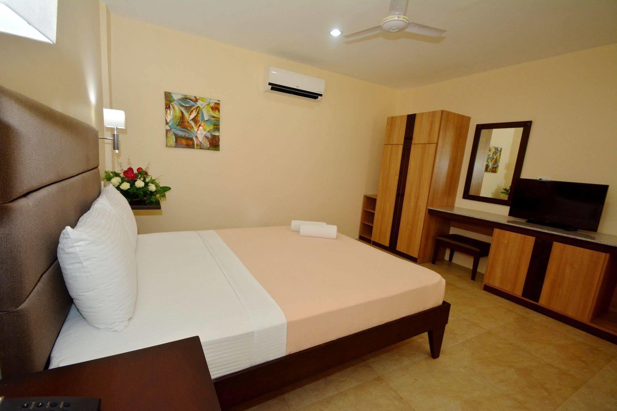 Panglao Regents Park Resort Exteriör bild